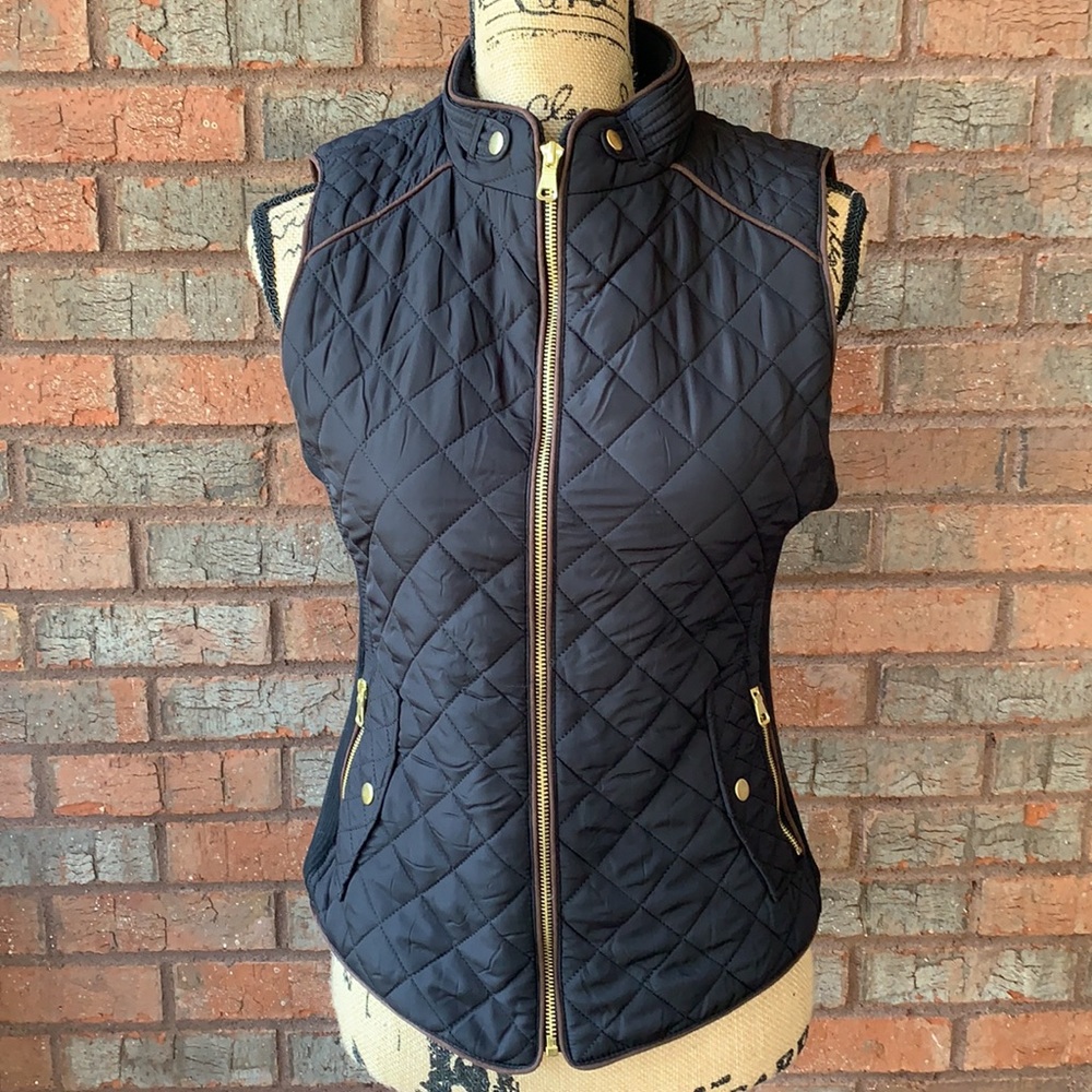 Black Quilted Vest (M) - Picture 2 of 9